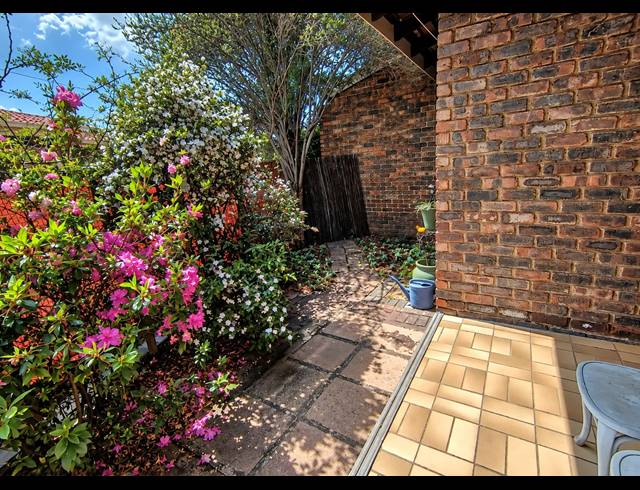 2 BEDROOM TOWNHOUSE FOR SALE IN THREE RIVERS
